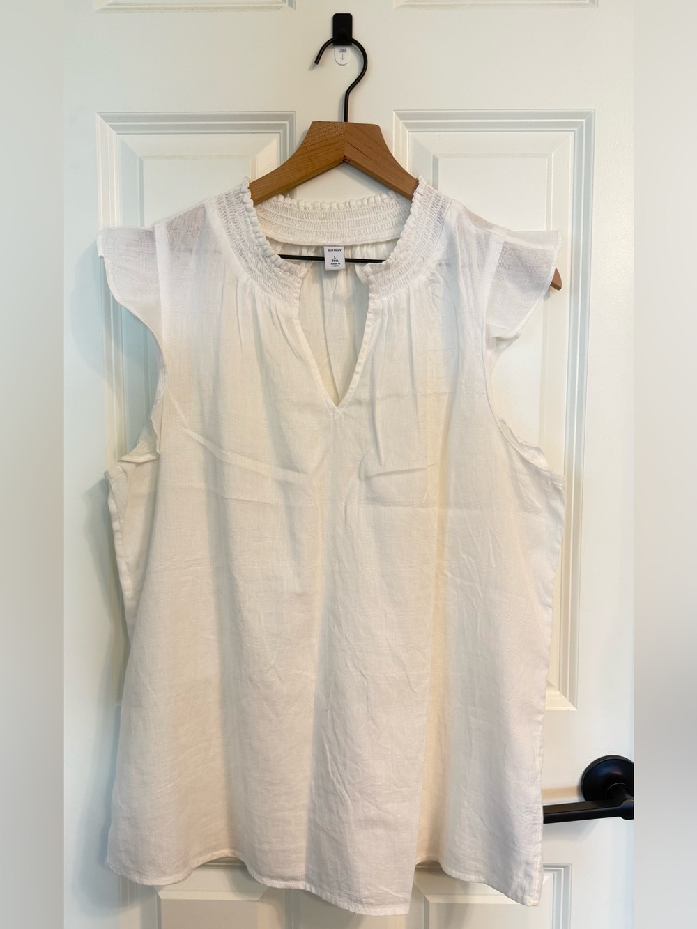 Old Navy Tall White Sleeveless Smocked-Neck Tunic Top